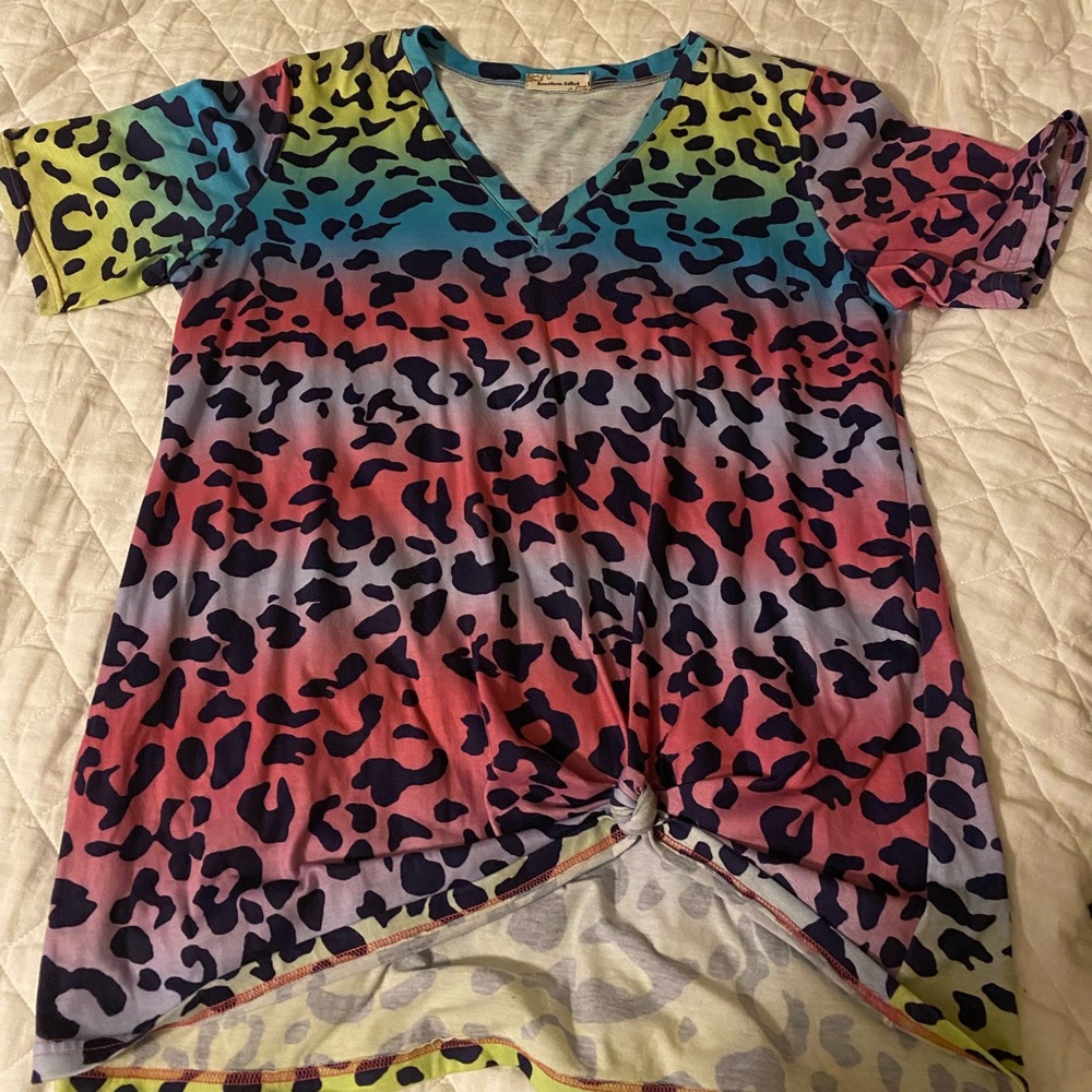 Beautiful blouse like new only been worn twice